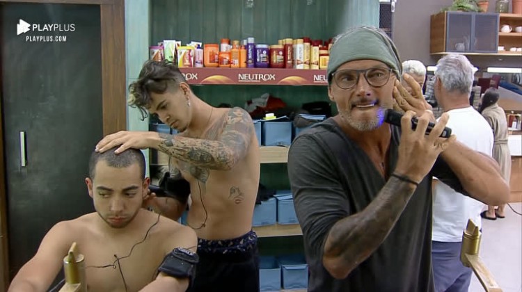 Peoes Arrumam O Cabelo E A Barba Para Arrasarem Na Festa A Fazenda 12 Vem Conferir Vote Na Fazenda 12 Vote Na Roca Dessa Semana